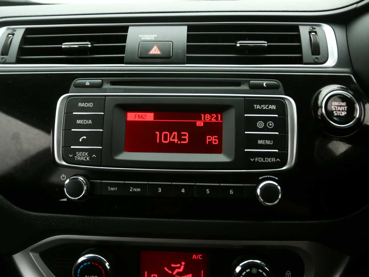 terpakai 2016 Kia RIO UB 1.4