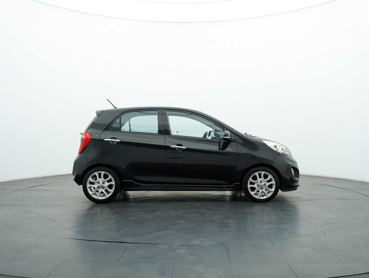 terpakai 2014 Kia Picanto  1.2