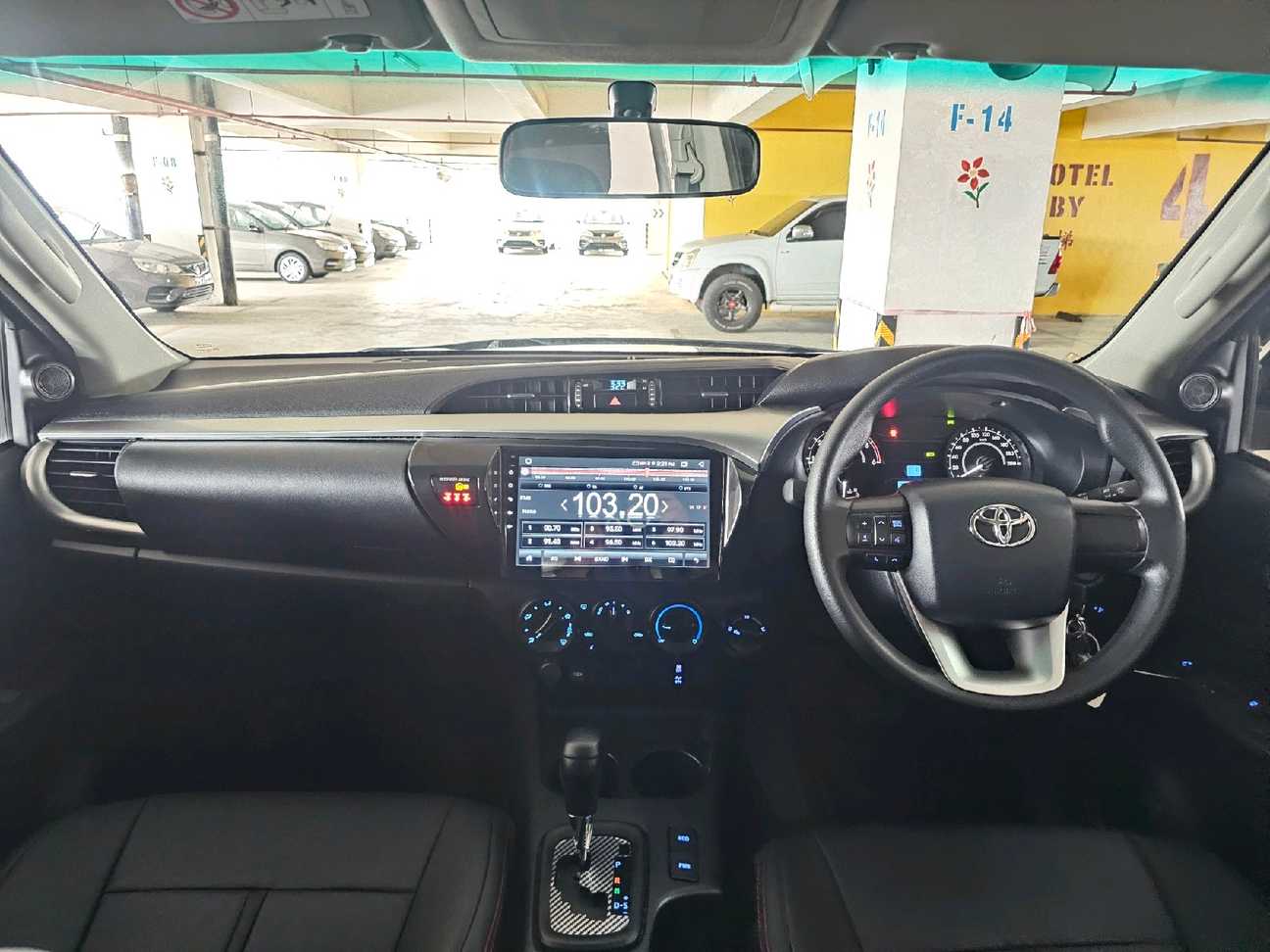 used 2023 Toyota Hilux E Dual Cab 2.4