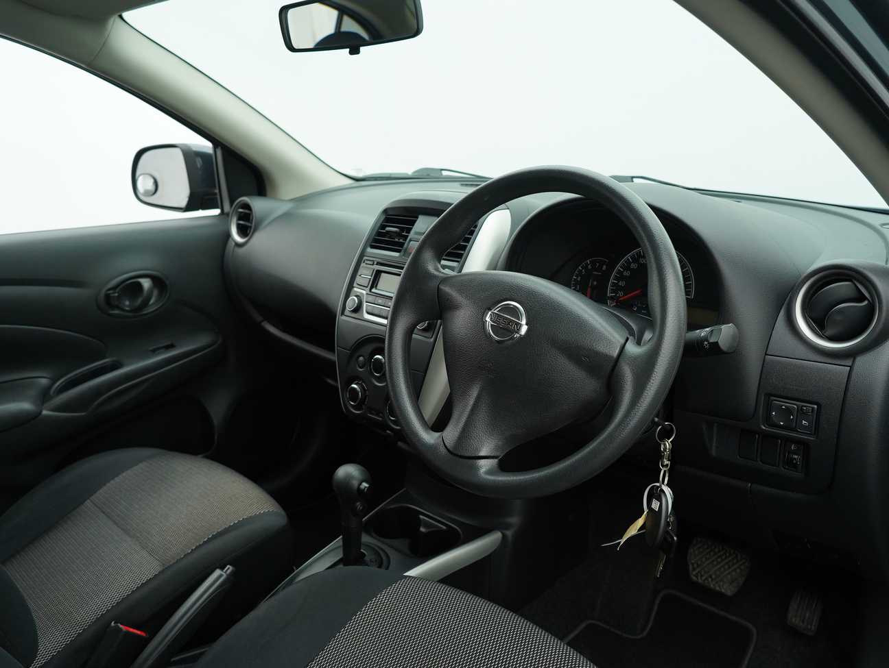 terpakai 2017 Nissan Almera E 1.5