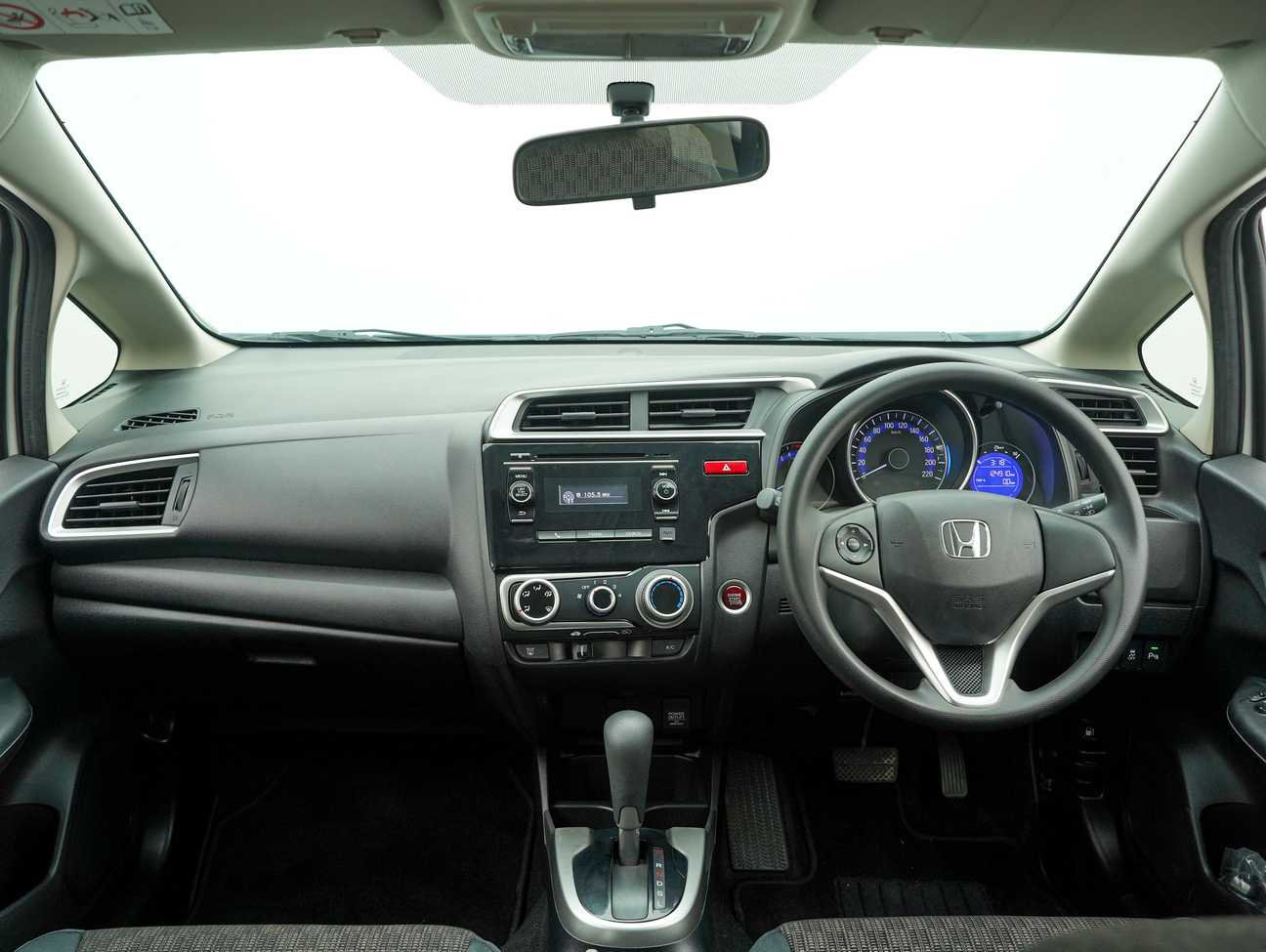 used 2015 Honda Jazz E 1.5