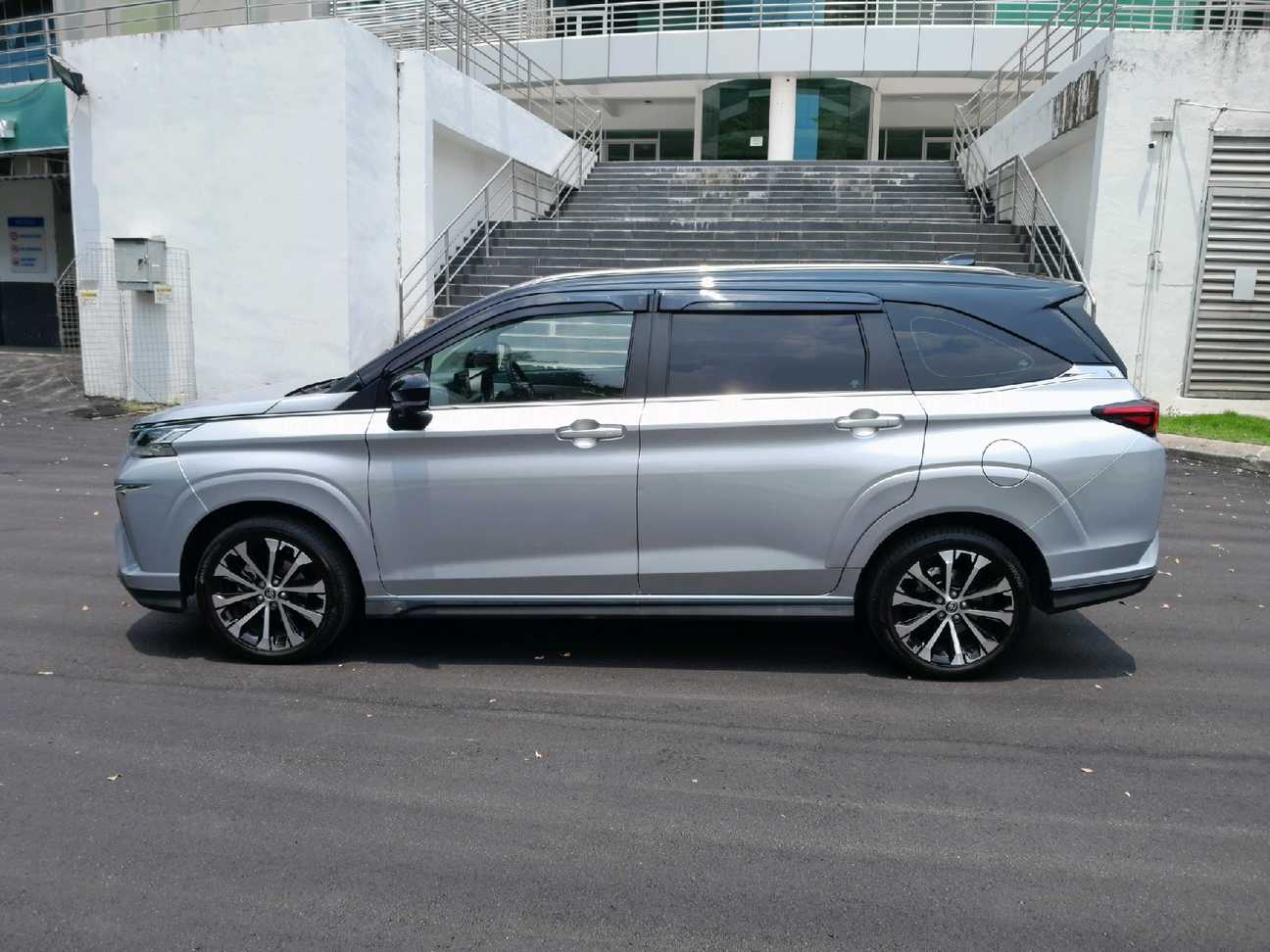 used 2023 Toyota Veloz  1.5