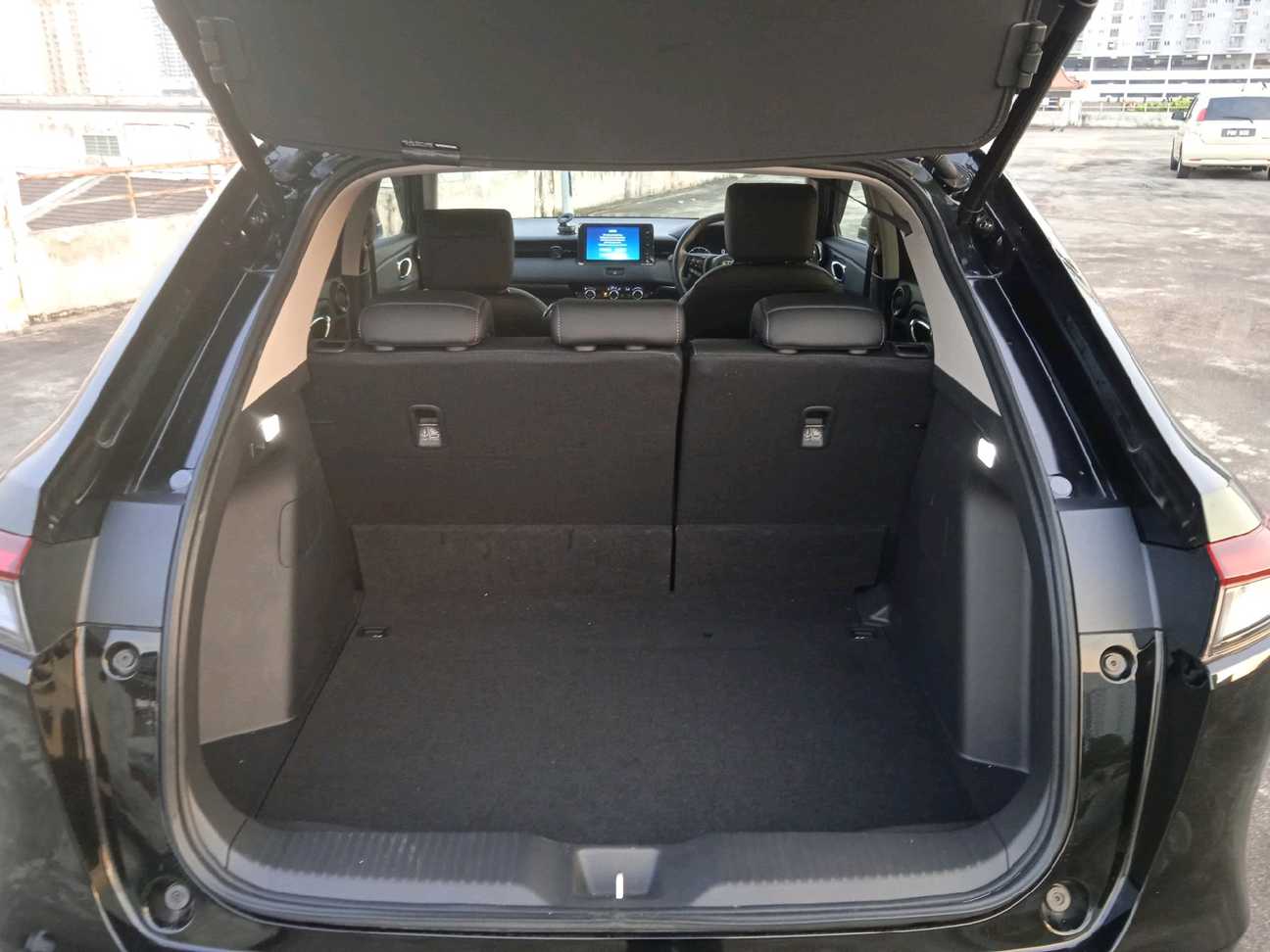used 2025 Honda HR-V V 1.5