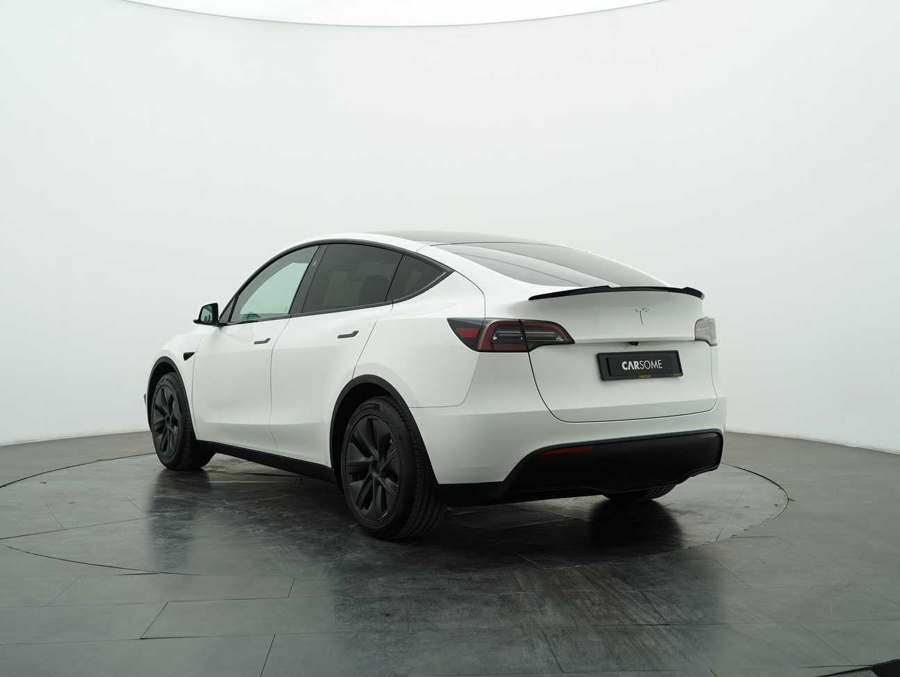 used 2024 Tesla Model Y Standard Range 