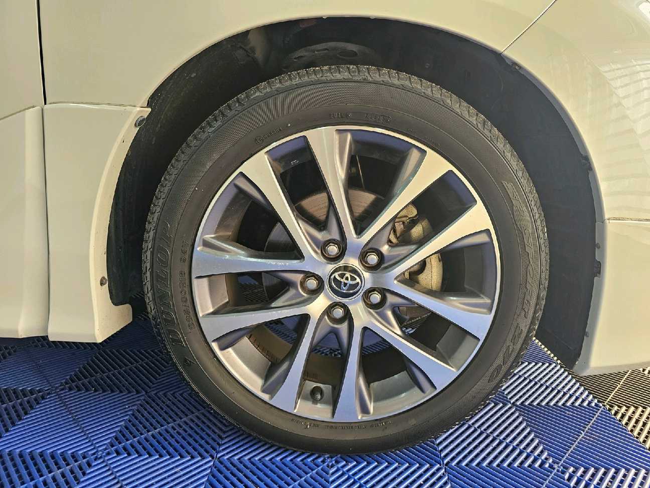 used 2016 Toyota Estima Aeras Premium 2.4