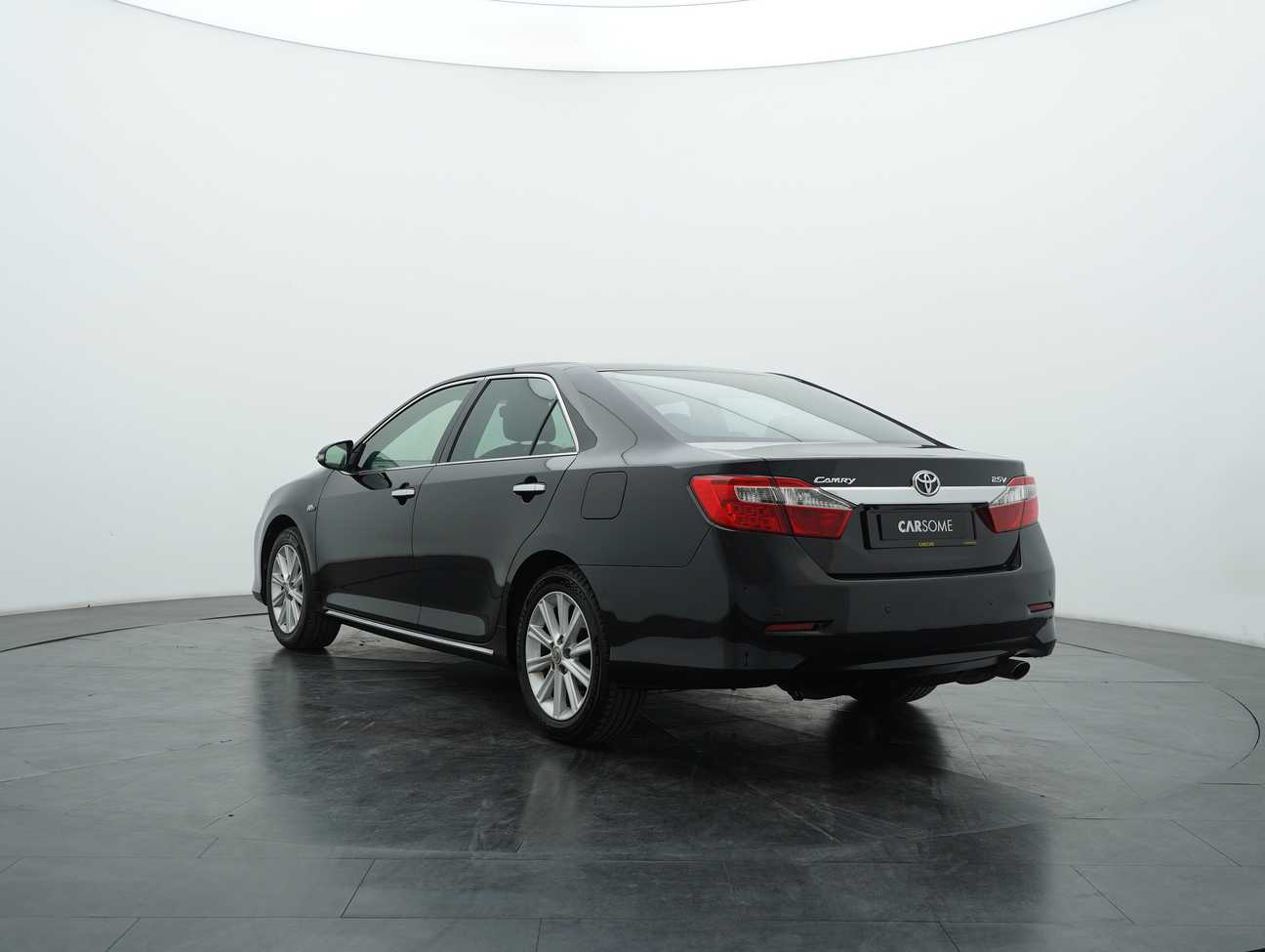 used 2014 Toyota Camry V 2.5