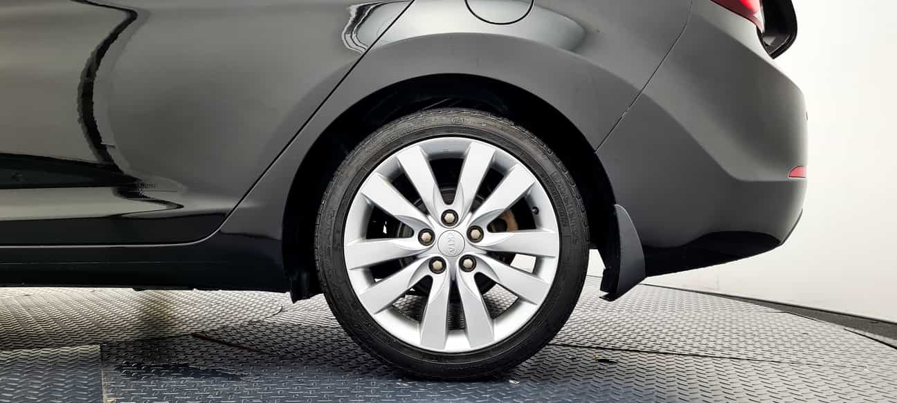 terpakai 2015 Hyundai ELANTRA  1.6