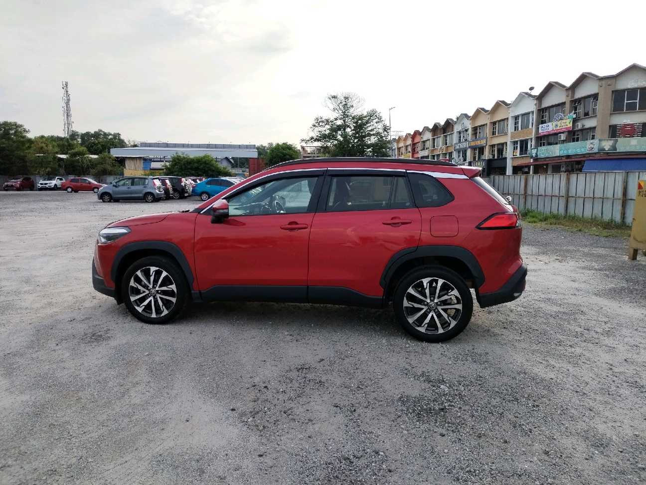 terpakai 2023 Toyota Corolla Cross V 1.8