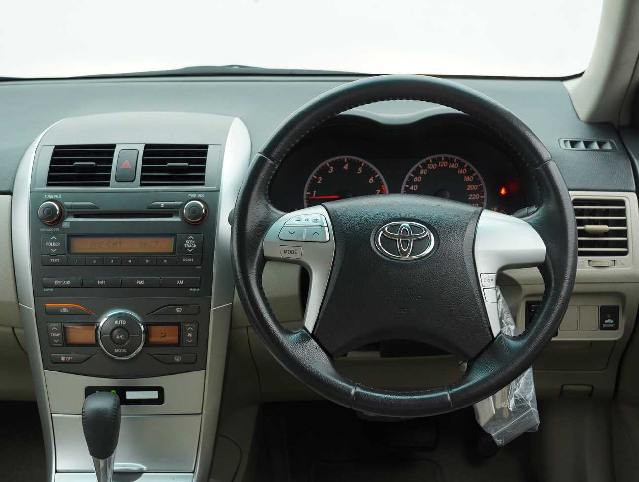 terpakai 2012 Toyota Corolla Altis E 1.8