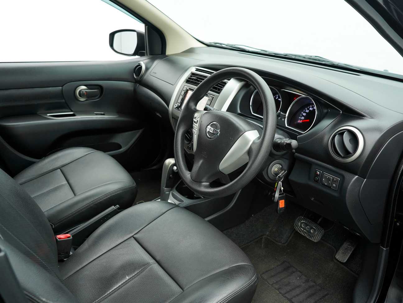 used 2015 Nissan LIVINA X-GEAR 1.6