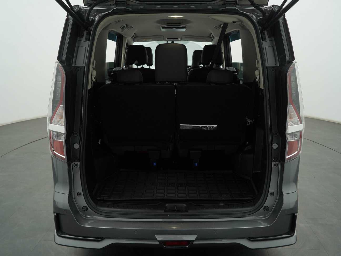 terpakai 2022 Nissan Serena S-Hybrid High-Way Star Premium 2.0