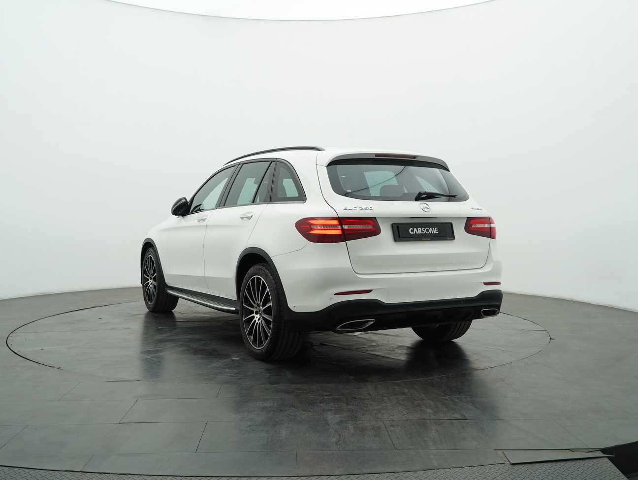 used 2018 Mercedes-Benz GLC250 4MATIC AMG Line 2.0