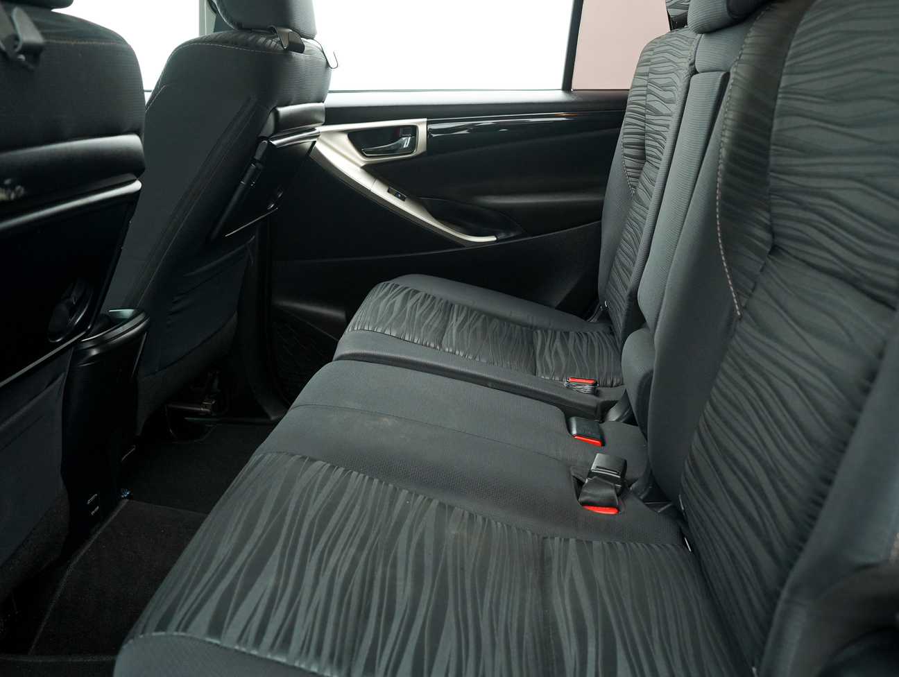 terpakai 2021 Toyota Innova G 2.0