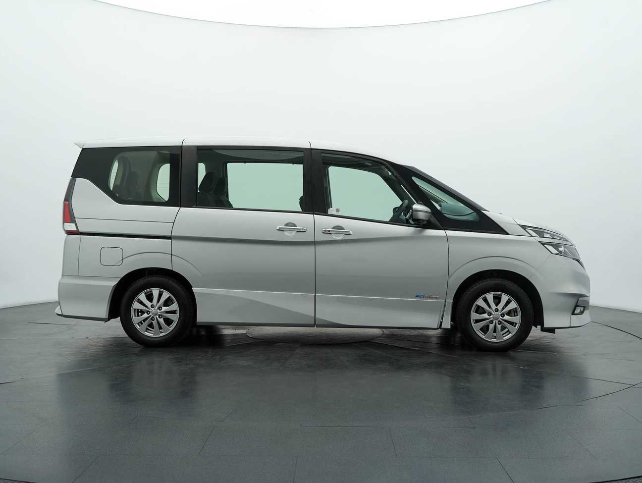 used 2019 Nissan Serena S-Hybrid High-Way Star 2.0