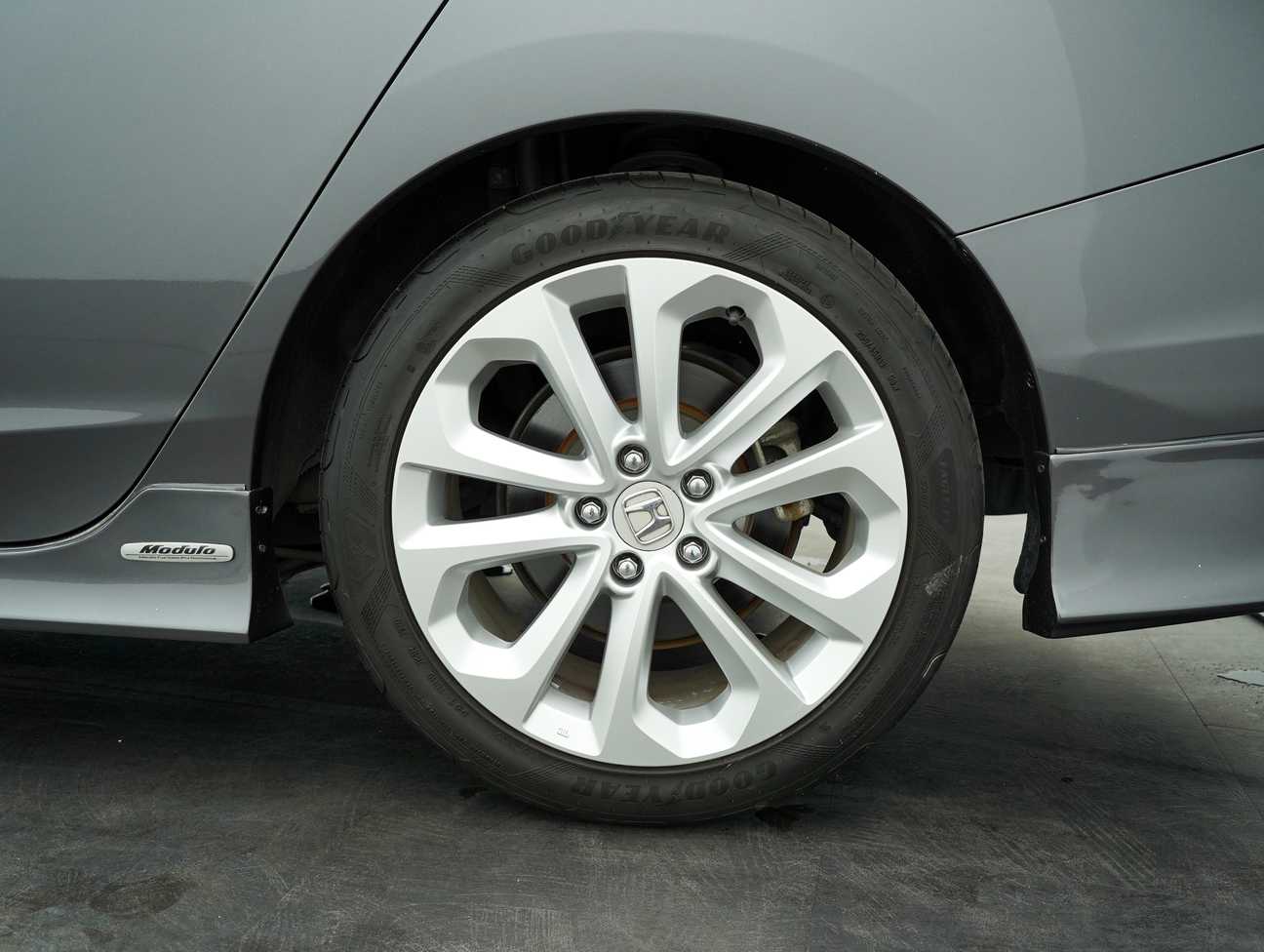 terpakai 2014 Honda Accord VTi-L 2.4
