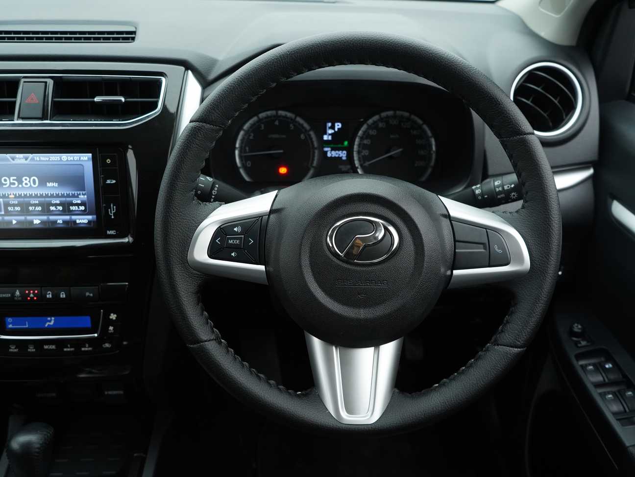 terpakai 2021 Perodua Aruz AV 1.5