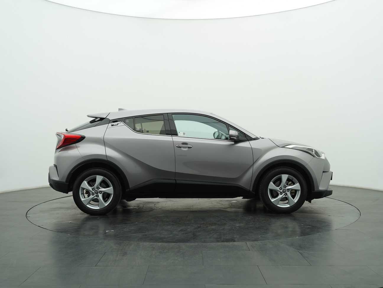 used 2018 Toyota C-HR  1.8