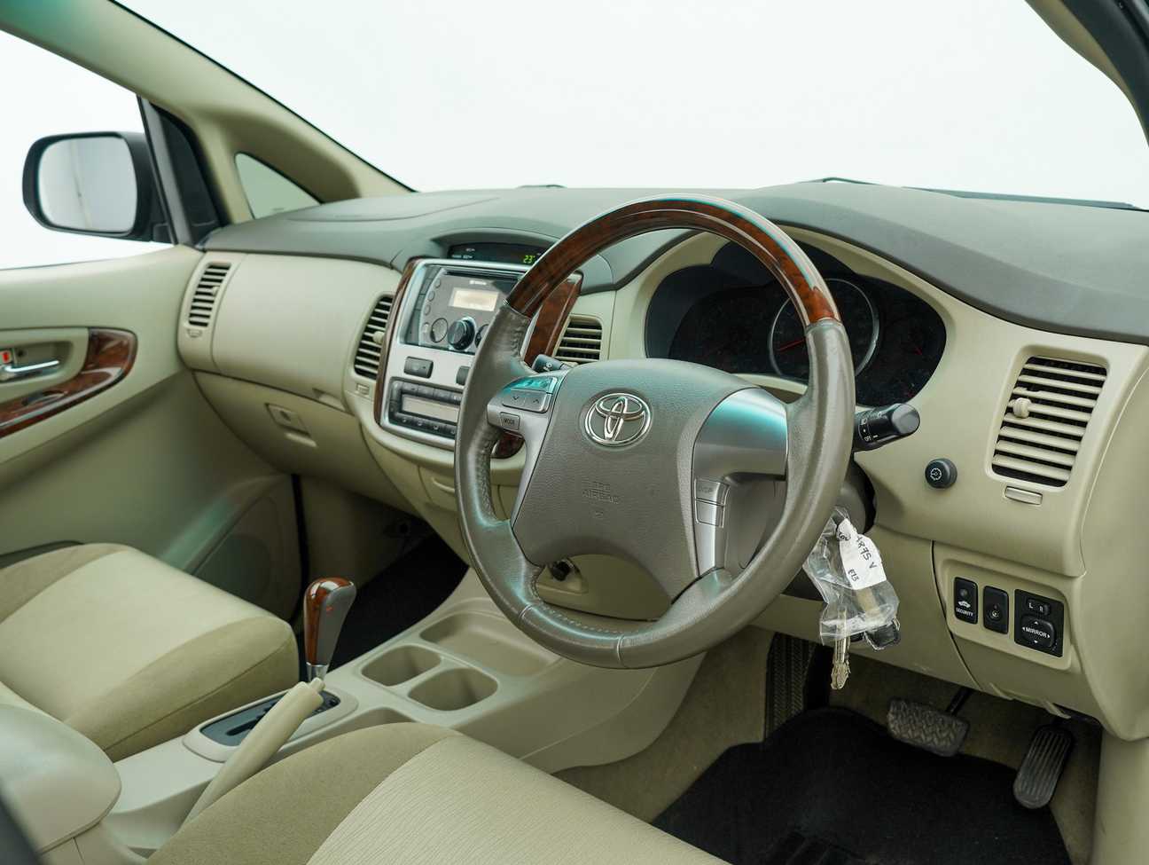 used 2014 Toyota Innova G 2.0