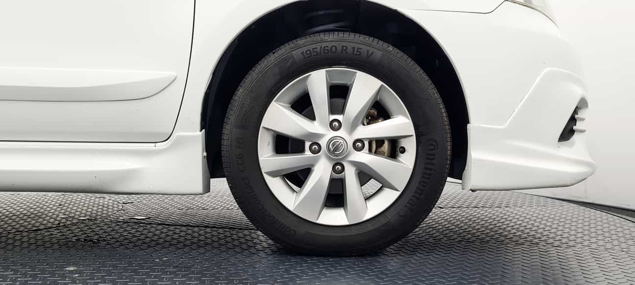 used 2016 Nissan GRAND LIVINA COMFORT 1.6