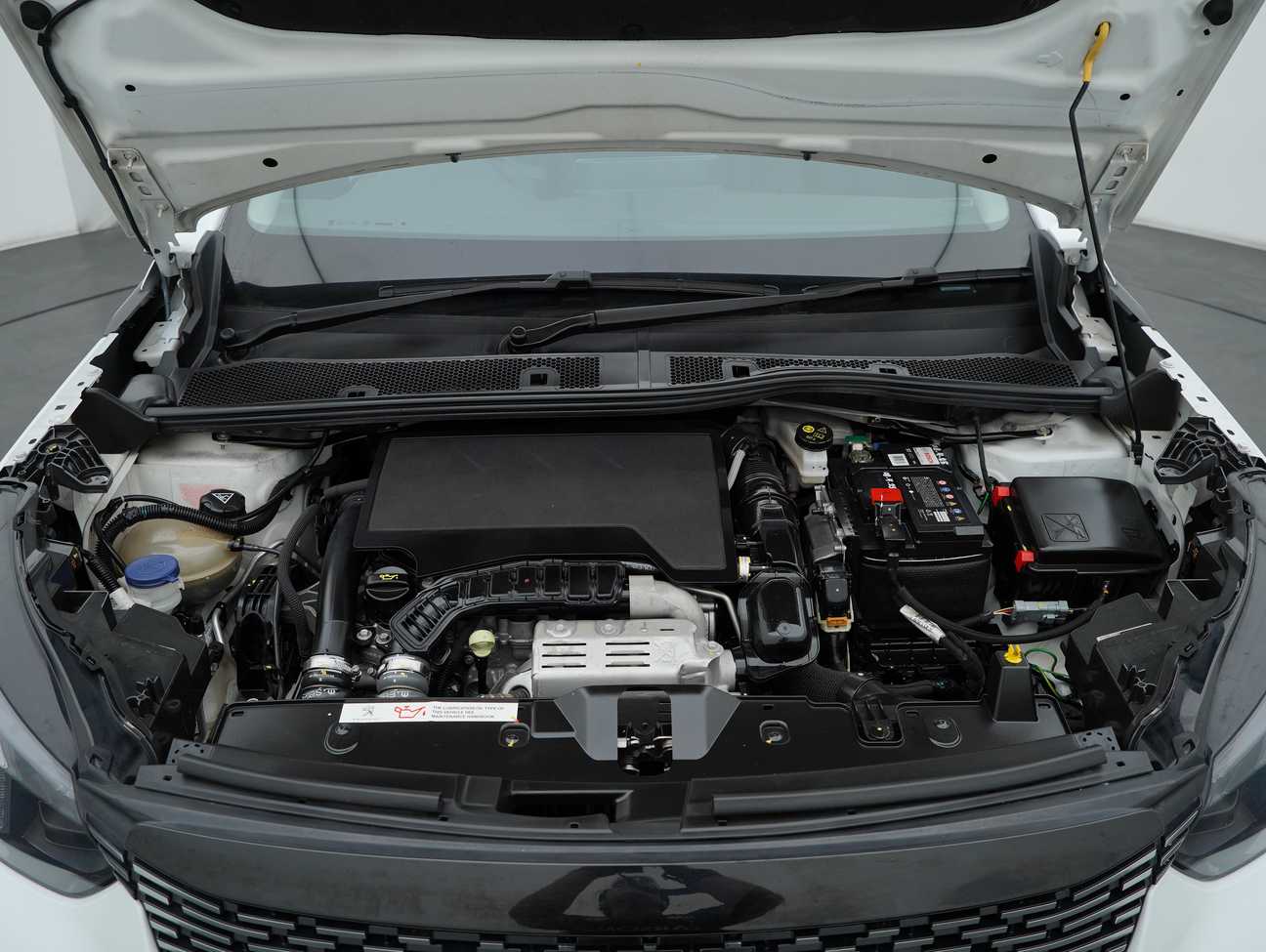 used 2023 Peugeot 2008 Allure 1.2
