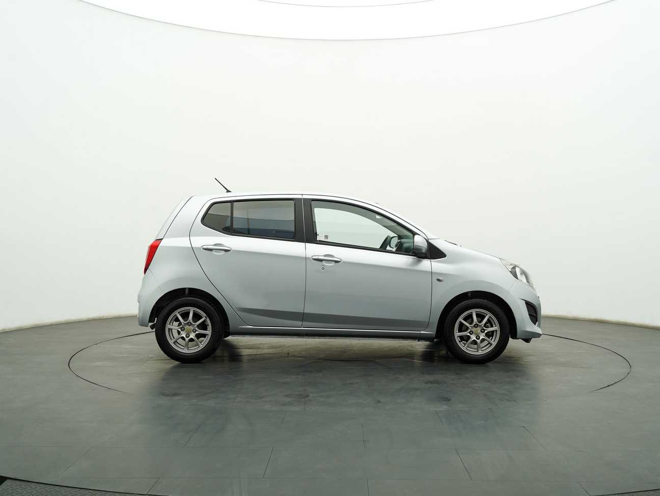 terpakai 2015 Perodua AXIA G 1.0