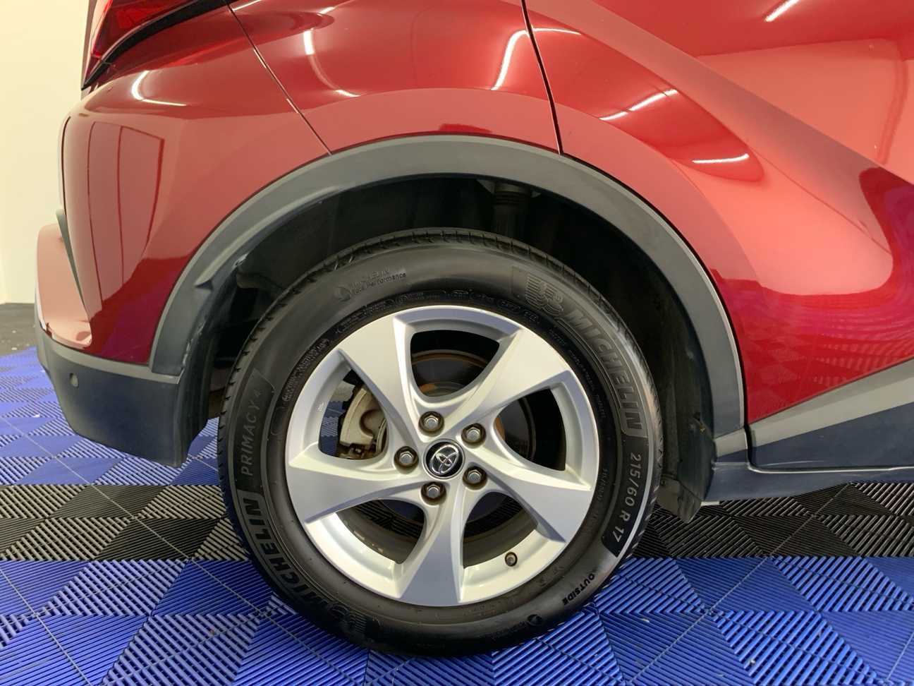 used 2018 Toyota C-HR  1.8