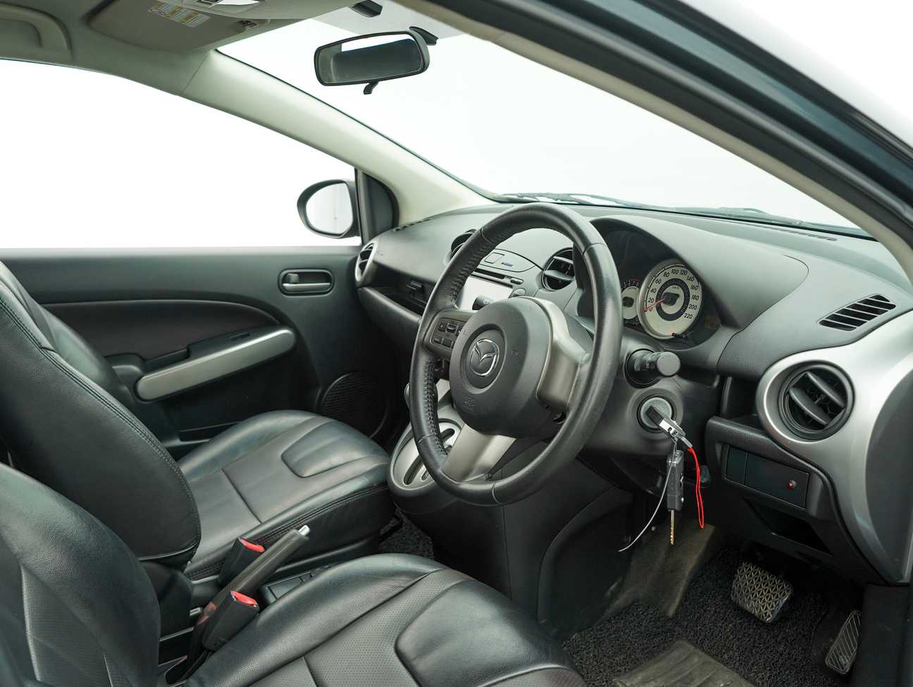 terpakai 2011 Mazda 2 R 1.5