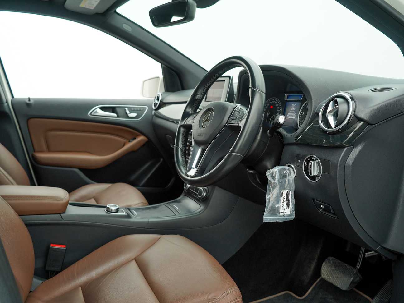 terpakai 2014 Mercedes-Benz B200 Sport Tourer 1.6