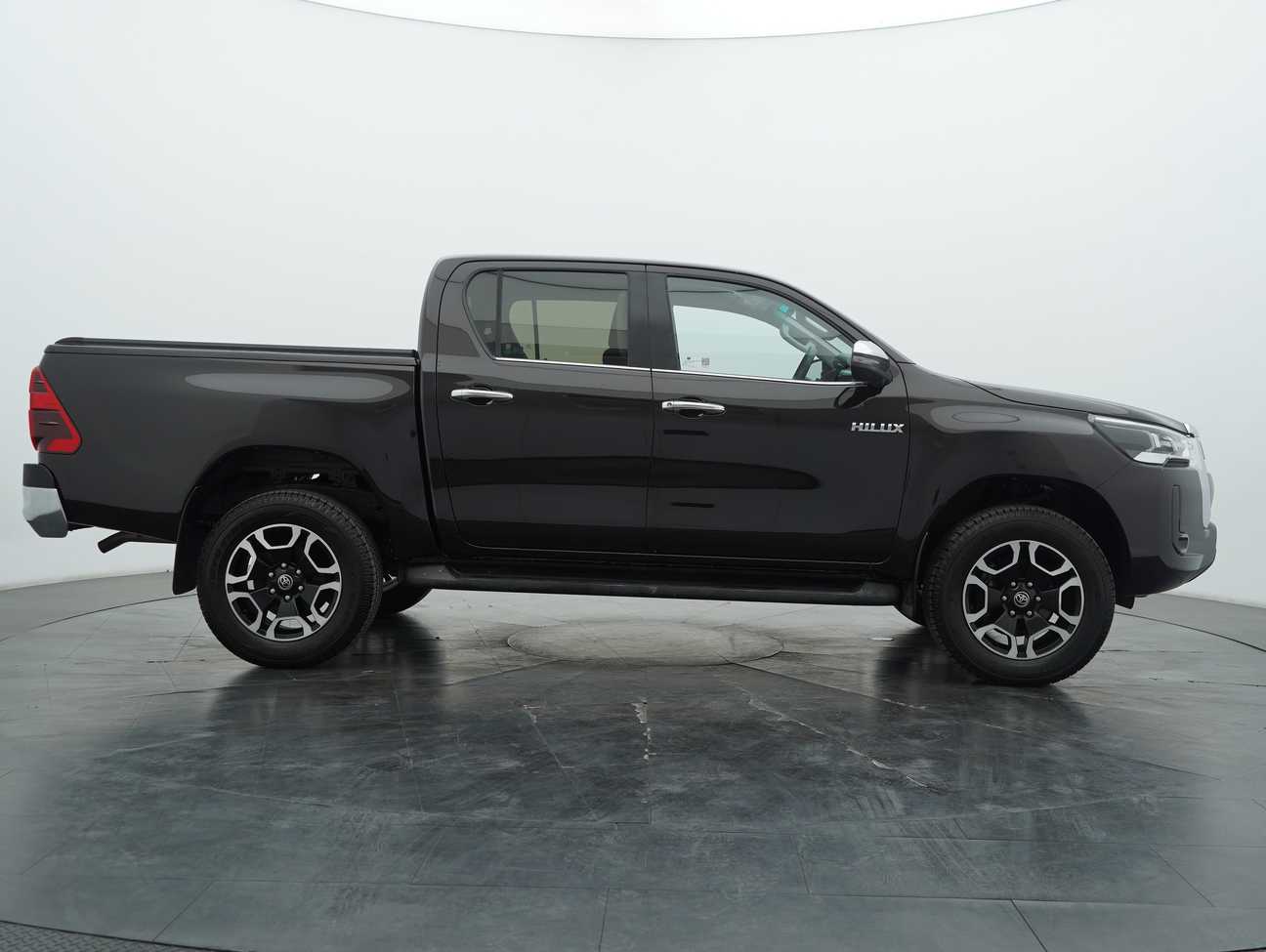 used 2023 Toyota Hilux V Dual Cab 2.4