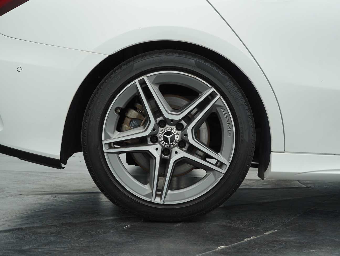 terpakai 2019 Mercedes-Benz A250 AMG Line 2.0