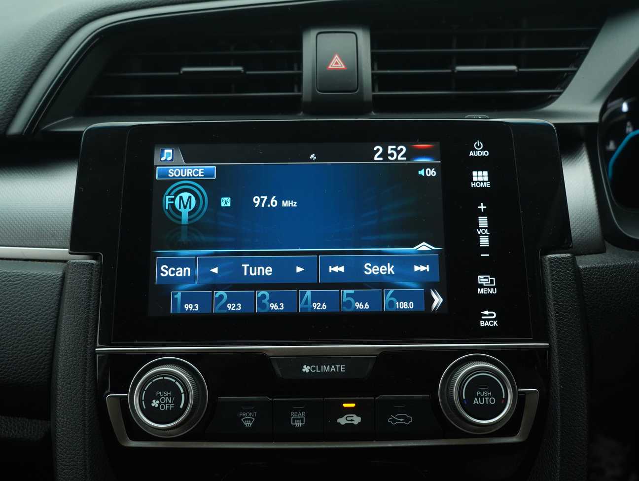 terpakai 2018 Honda Civic S i-VTEC 1.8