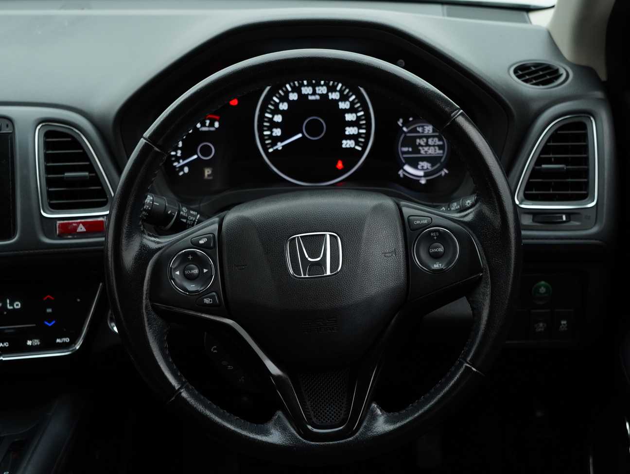 used 2015 Honda HR-V V 1.8