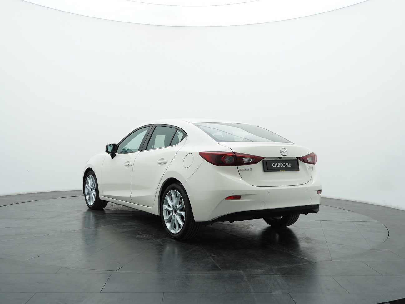 terpakai 2015 Mazda 3 SKYACTIV-G High 2.0