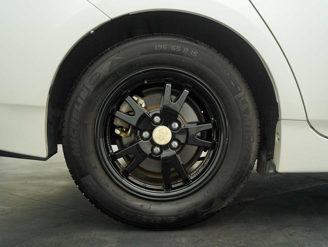 used 2013 Toyota Prius Luxury 1.8