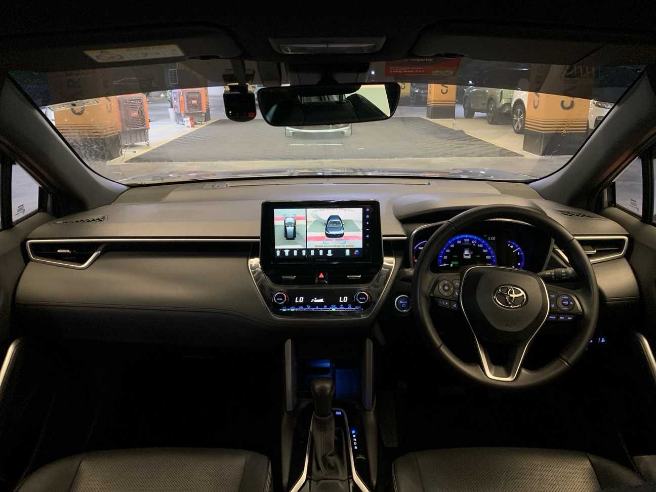 terpakai 2024 Toyota Corolla Cross Hybrid 1.8