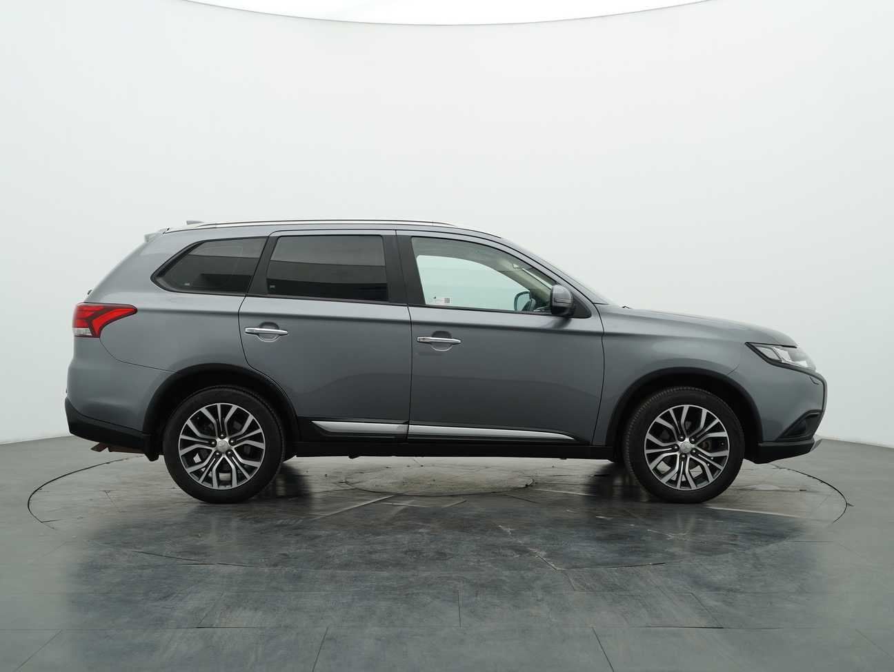 used 2016 Mitsubishi Outlander  2.4