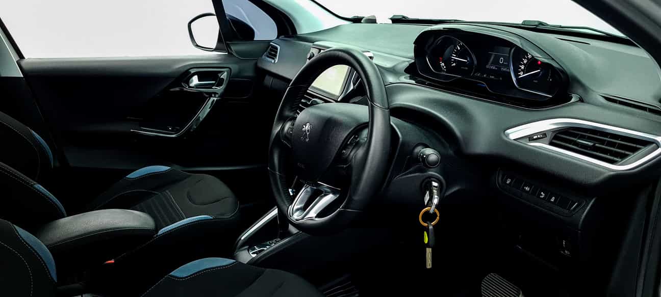 terpakai 2016 Peugeot 208 5-DOOR 1.6