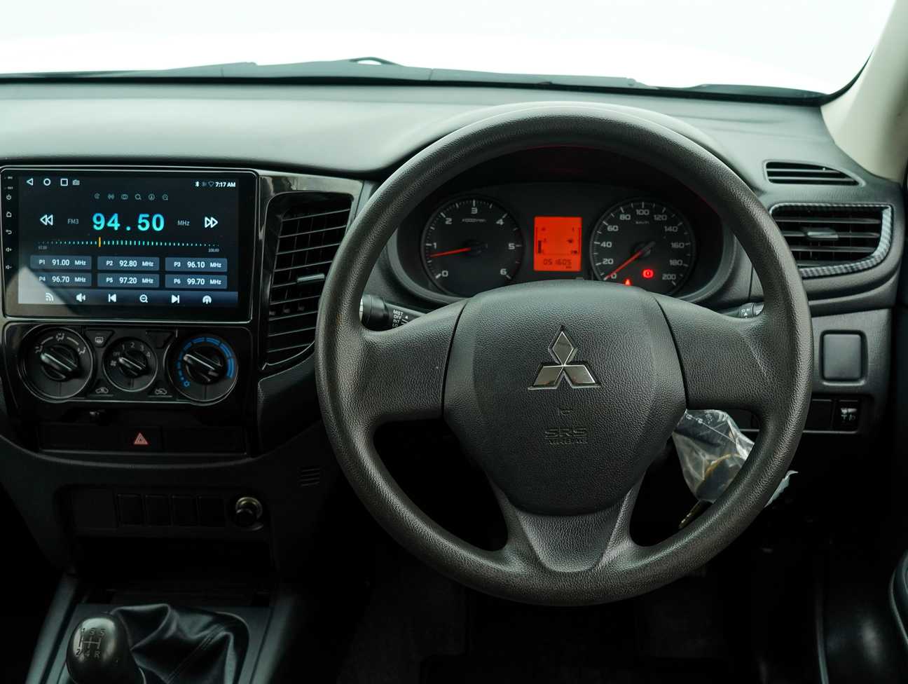 used 2023 Mitsubishi Triton Quest Dual Cab 4X2 2.5