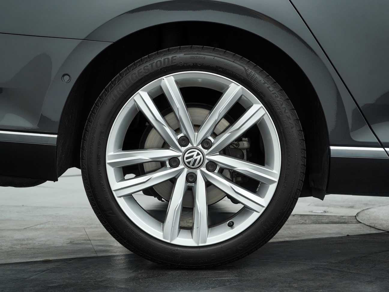 terpakai 2018 Volkswagen Passat 380 TSI Highline 2.0