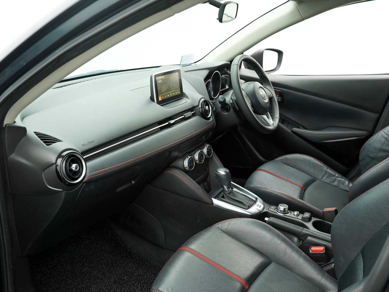 terpakai 2016 Mazda 2 SKYACTIV-G (LED Headlight with DRL) 1.5