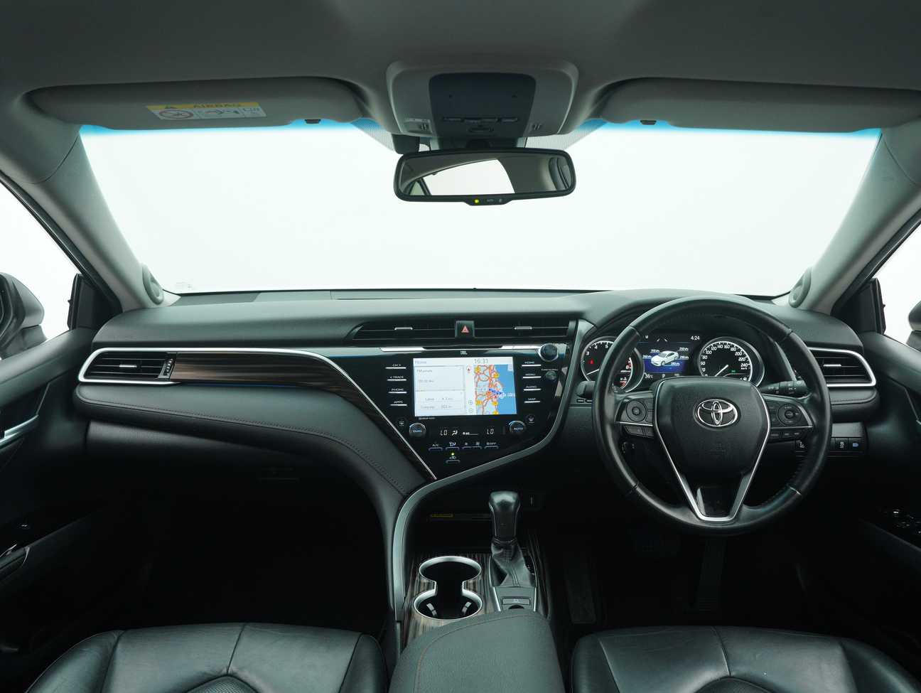 used 2018 Toyota Camry V 2.5