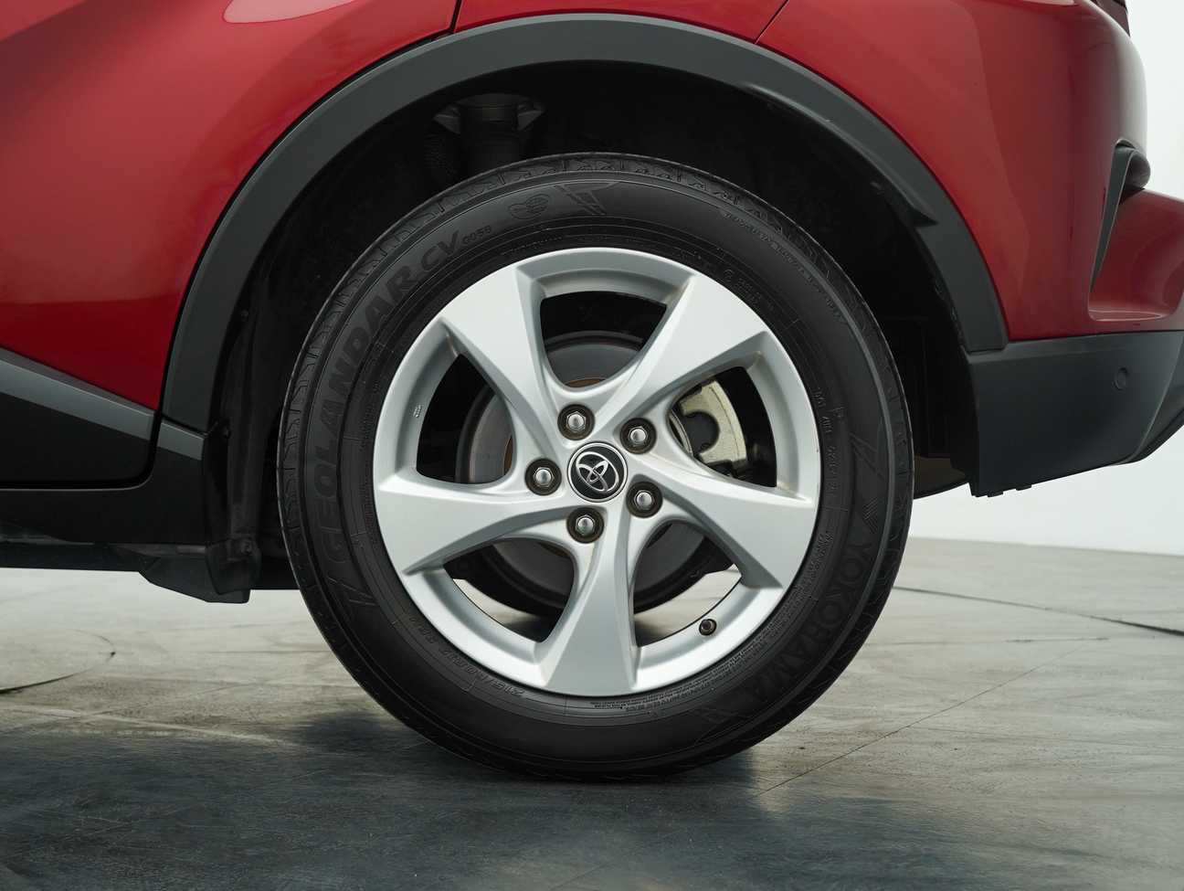 terpakai 2018 Toyota C-HR  1.8