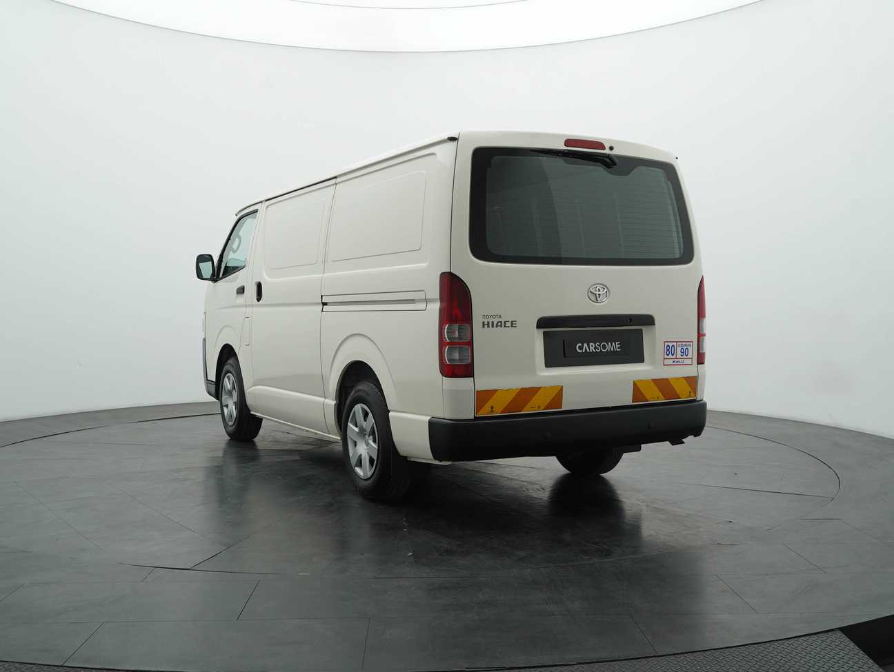 terpakai 2023 Toyota Hiace Panel 2.5