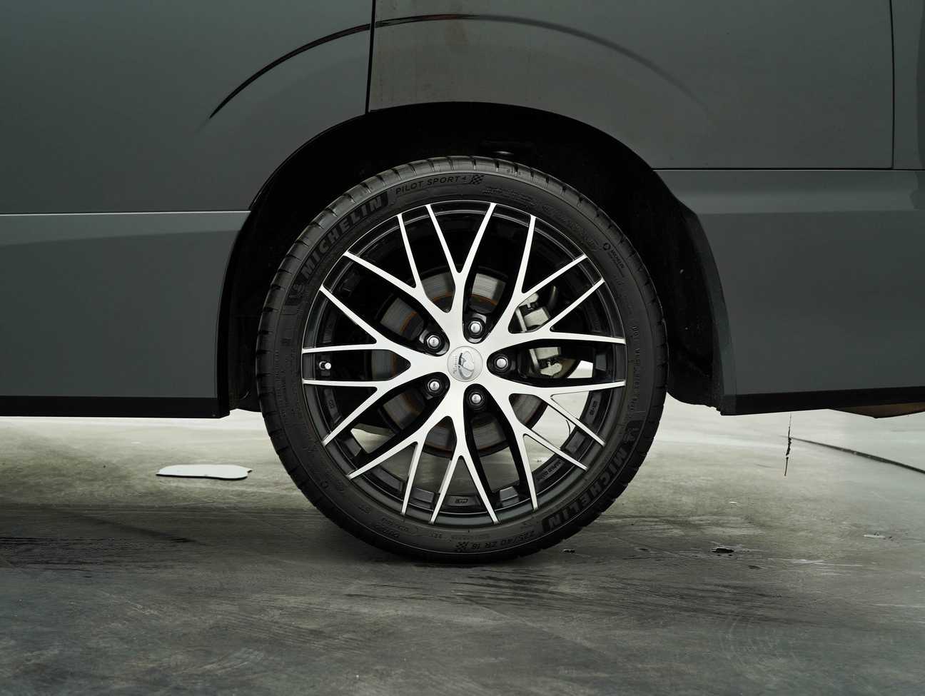 used 2021 Nissan Serena S-Hybrid High-Way Star Two-Tone Color 2.0