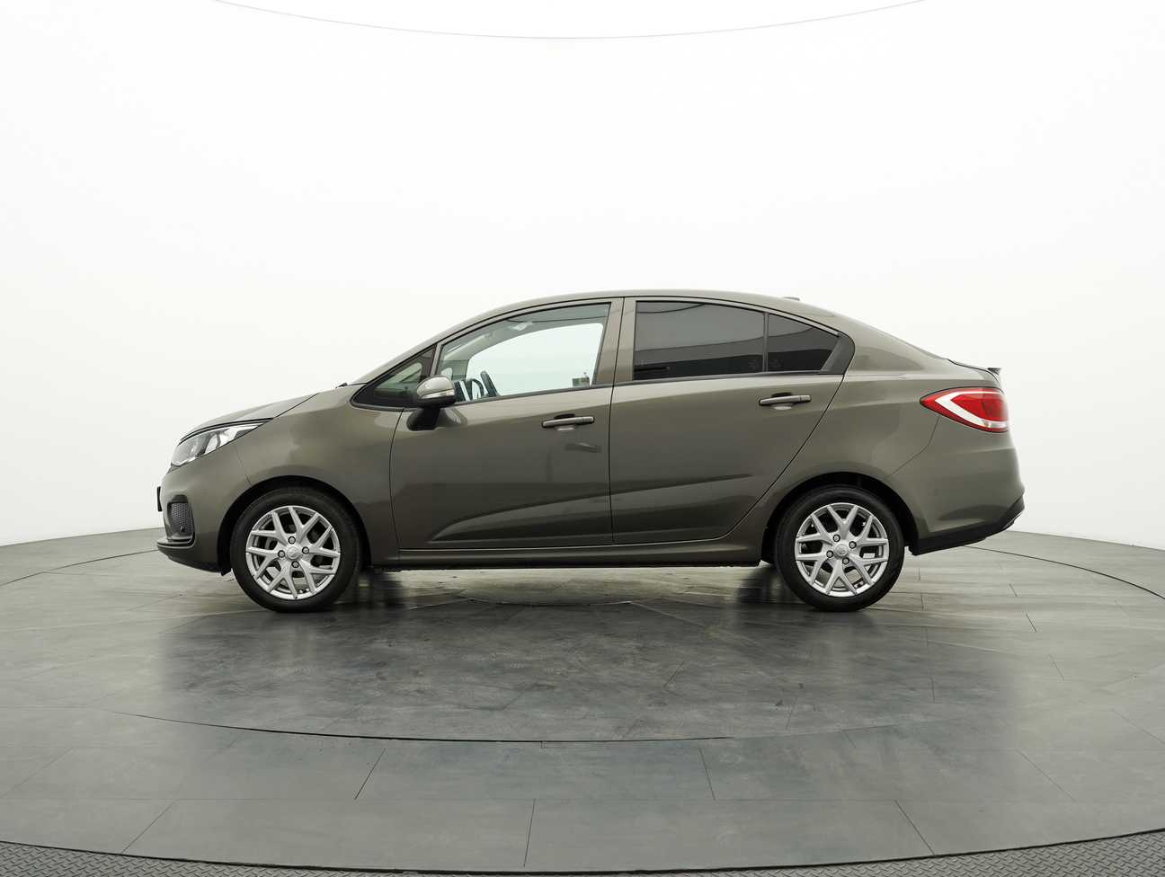 used 2020 Proton Persona Standard 1.6