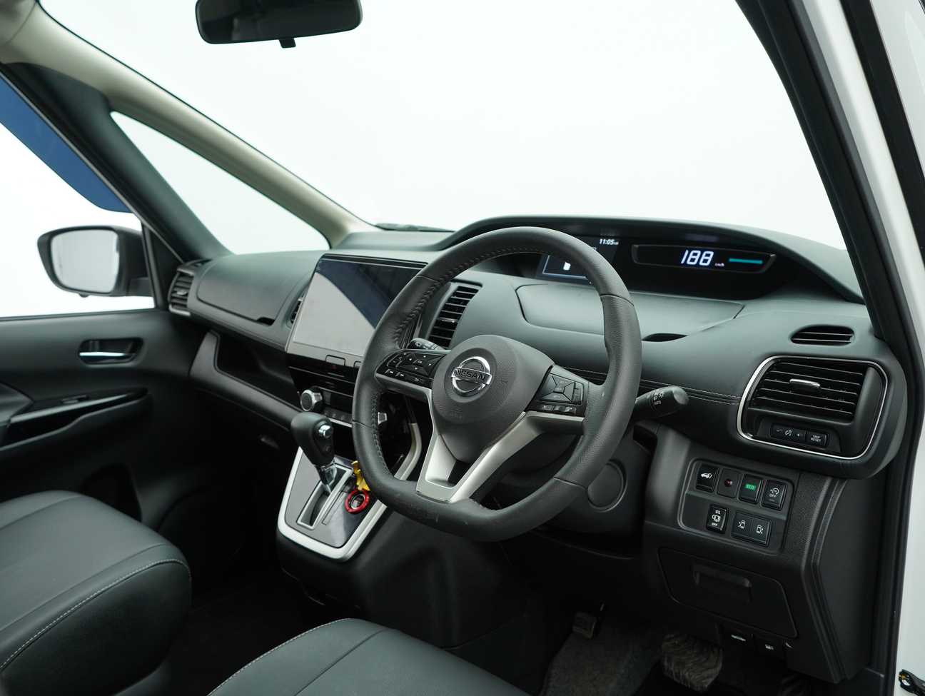 terpakai 2022 Nissan Serena S-Hybrid High-Way Star (2 Tone) 2.0