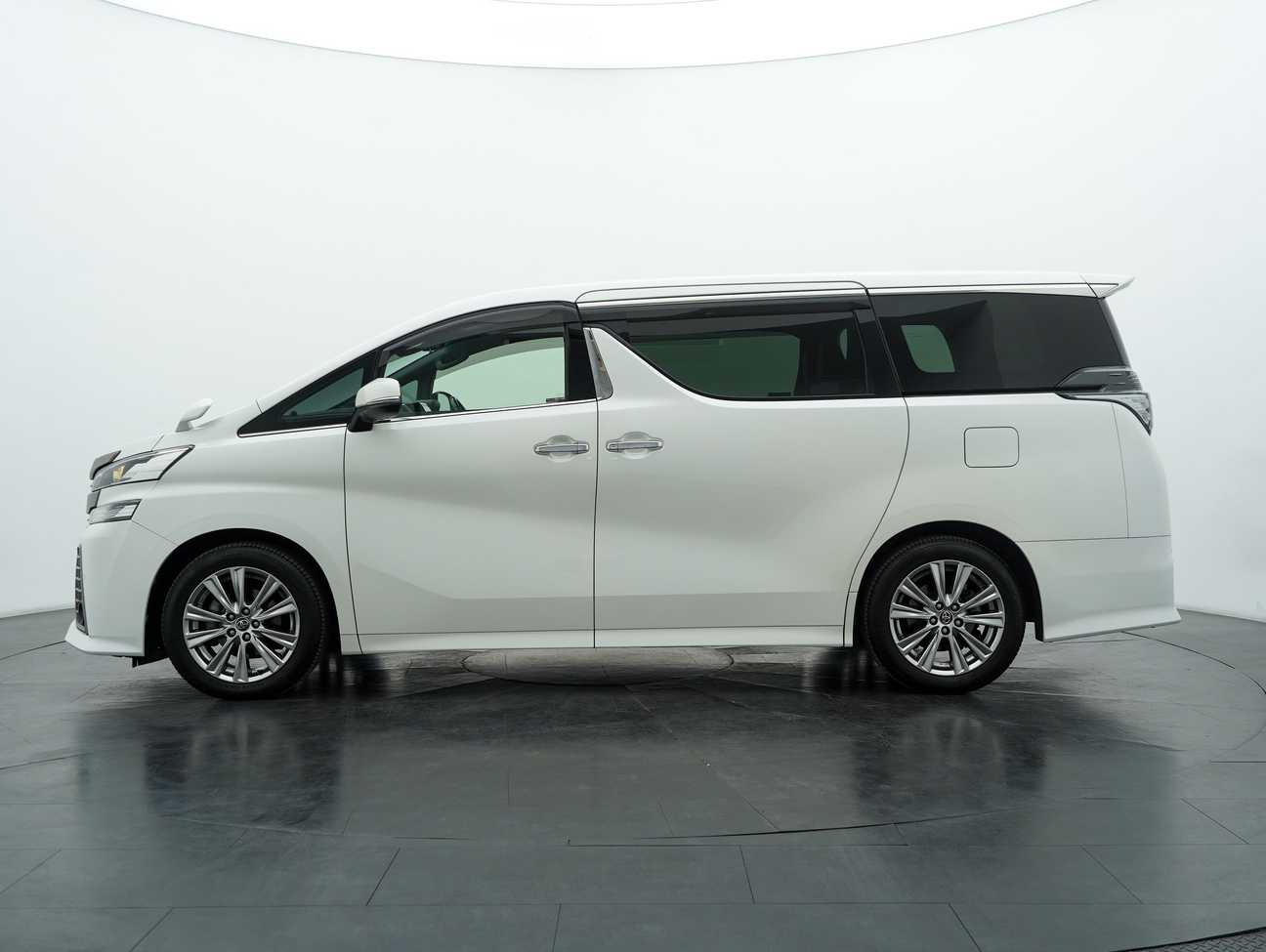used 2017 Toyota Vellfire Z Golden Eyes 2.5