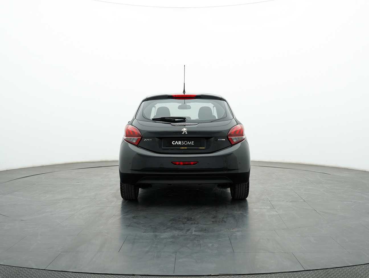 terpakai 2017 Peugeot 208 PureTech 1.2