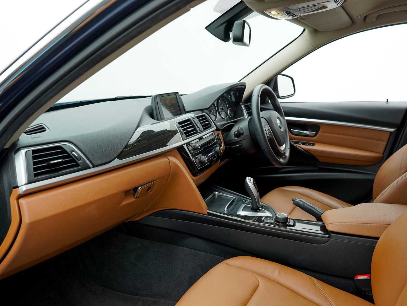 used 2017 BMW 318i Luxury 1.5