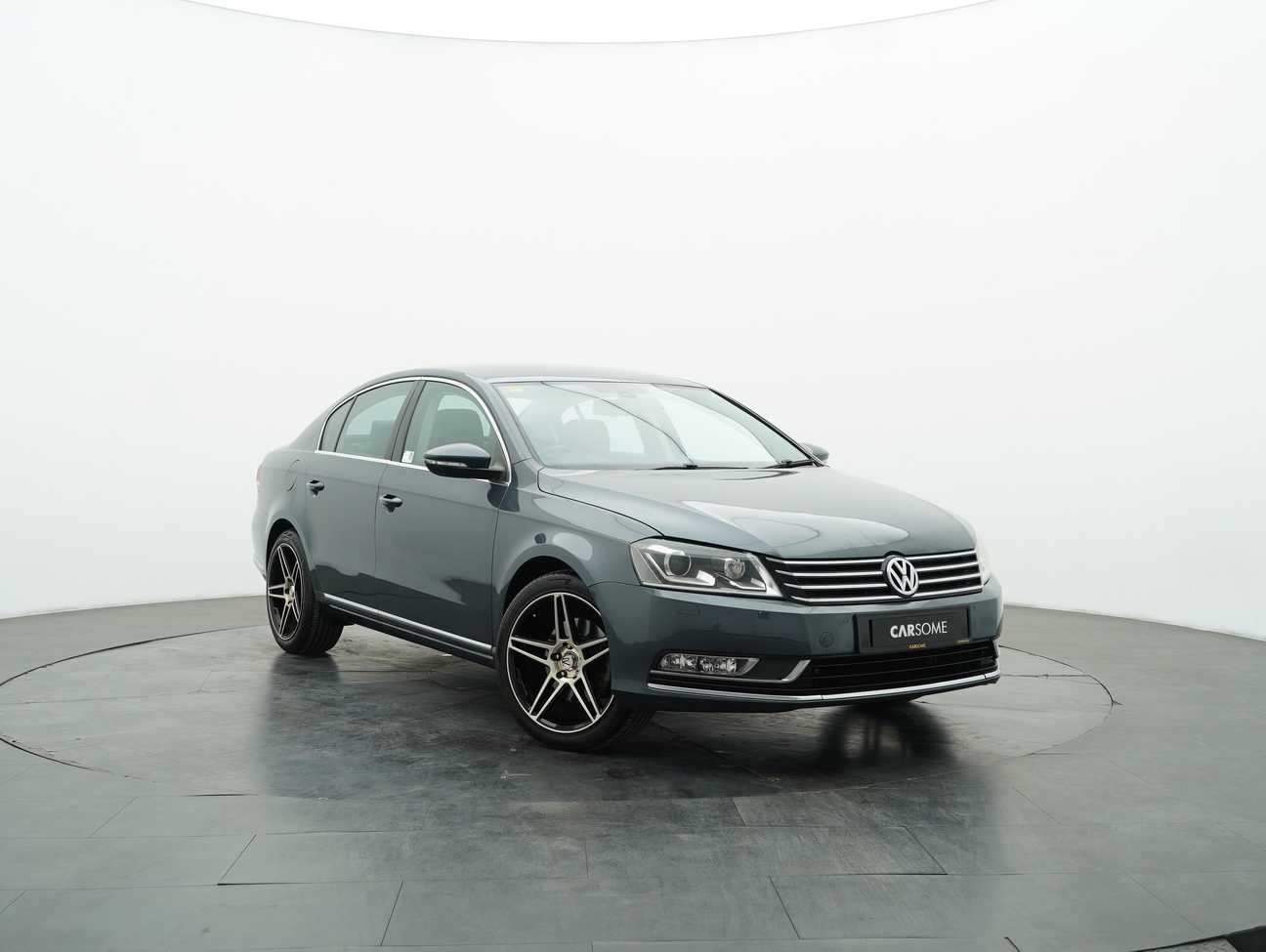 terpakai 2014 Volkswagen Passat TSI 1.8